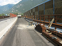 Barriera stradale acciaio zincato a caldo finto legno.